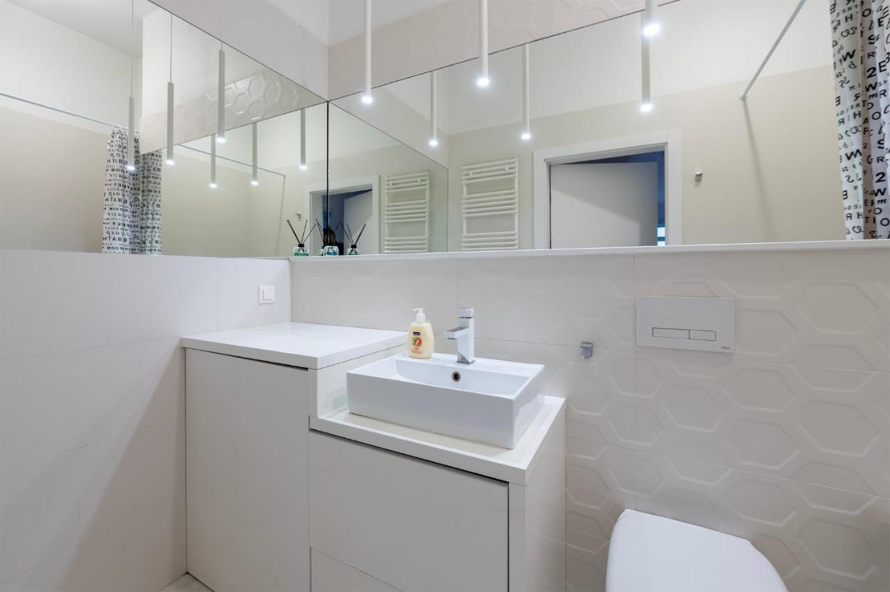 Penthouse With A View Of Lodz & Free Parking Appartement Buitenkant foto